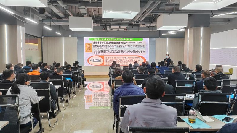 小标题：课程设计的核心要素